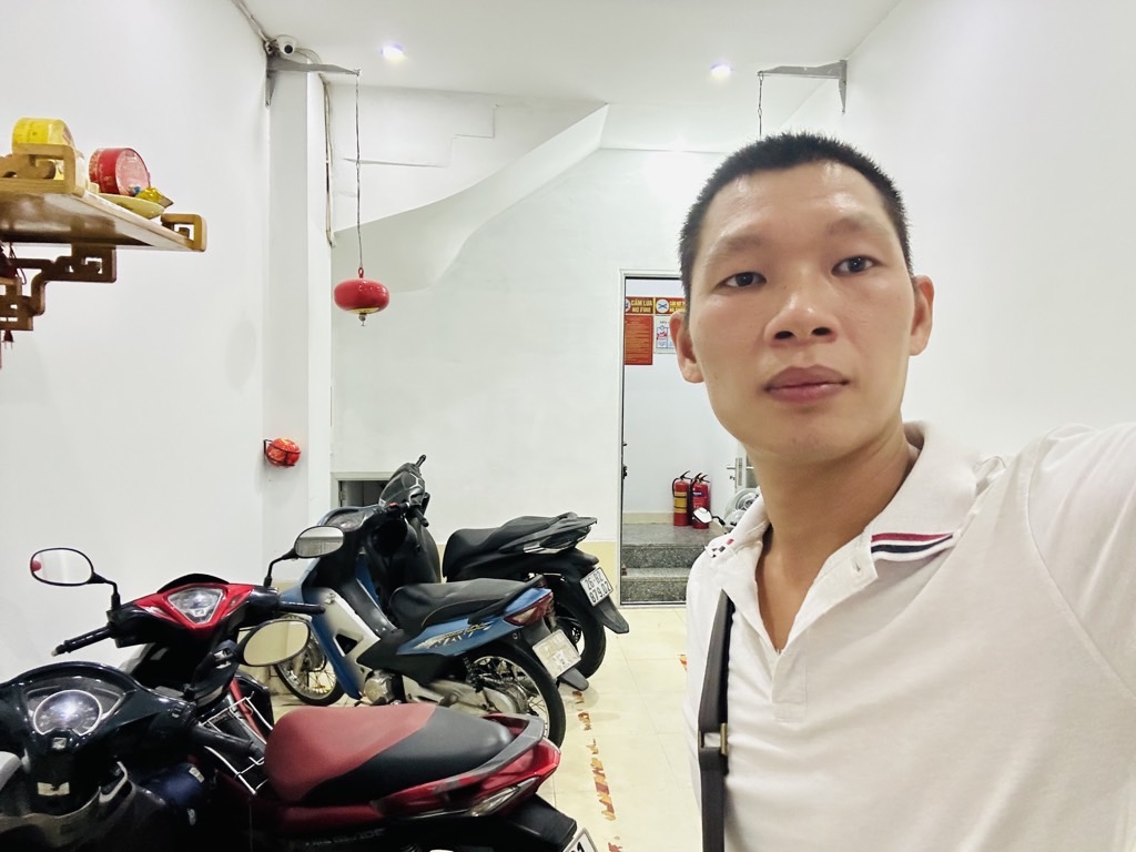 Bán nhà Nguyễn Văn Trỗi - diện tích 55.3m2 5 tầng - Ô tô dừng đỗ cách nhà ba bước chân - giá 15,8 tỷ