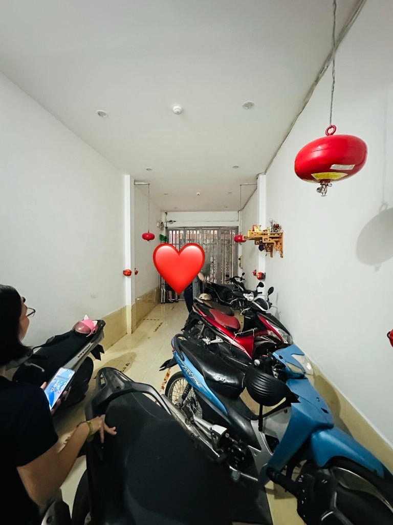 Bán nhà Nguyễn Văn Trỗi - diện tích 55.3m2 5 tầng - Ô tô dừng đỗ cách nhà ba bước chân - giá 15,8 tỷ