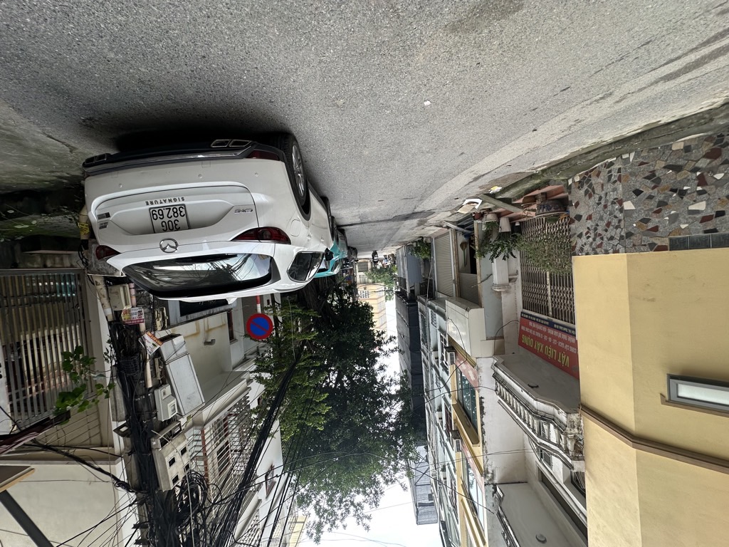 Bán nhà Nguyễn Văn Trỗi - diện tích 55.3m2 5 tầng - Ô tô dừng đỗ cách nhà ba bước chân - giá 15,8 tỷ