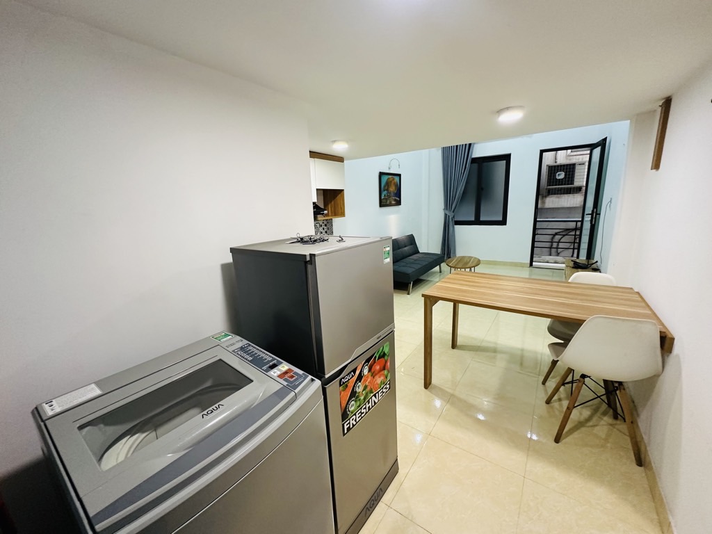 Bán nhà Nguyễn Văn Trỗi - diện tích 55.3m2 5 tầng - Ô tô dừng đỗ cách nhà ba bước chân - giá 15,8 tỷ