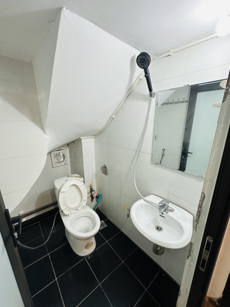 Bán nhà Nguyễn Văn Trỗi - diện tích 55.3m2 5 tầng - Ô tô dừng đỗ cách nhà ba bước chân - giá 15,8 tỷ