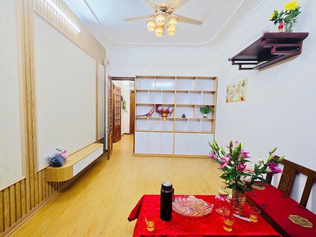 Bán TT A6 Lạc Trung - 75m2 - gần phố , đầy đủ đồ, ô tô đỗ cửa - giá 4,3 tỷ