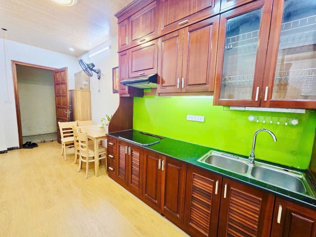 Bán TT A6 Lạc Trung - 75m2 - gần phố , đầy đủ đồ, ô tô đỗ cửa - giá 4,3 tỷ