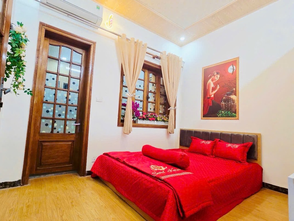 Bán TT A6 Lạc Trung - 75m2 - gần phố , đầy đủ đồ, ô tô đỗ cửa - giá 4,3 tỷ