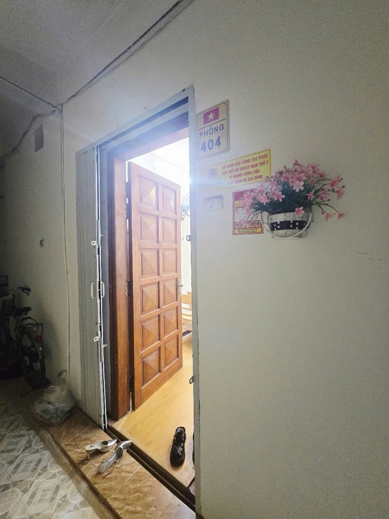Bán TT A6 Lạc Trung - 75m2 - gần phố , đầy đủ đồ, ô tô đỗ cửa - giá 4,3 tỷ