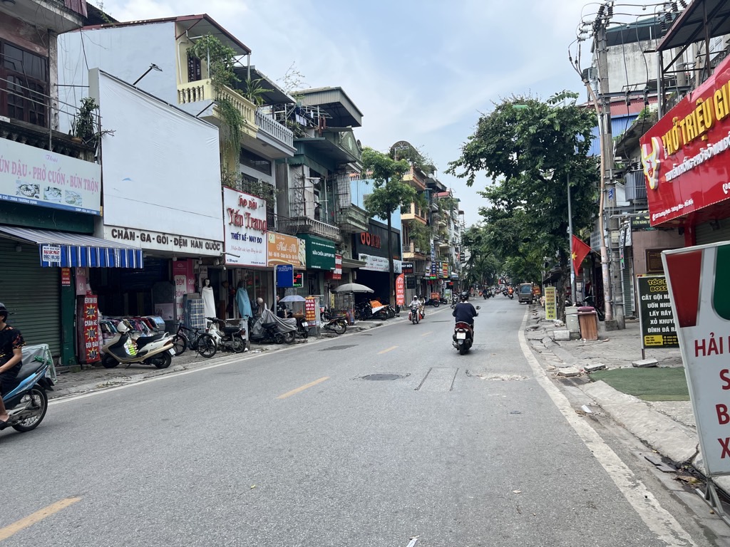 Bán nhà Trương Định - diện tích 132.1m2 3 tầng - Nhà đẹp hiếm có - giá 22,4 tỷ