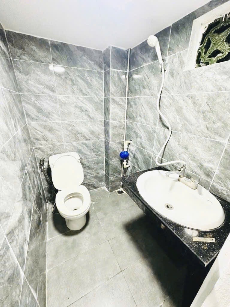 Bán nhà Đông Tác - diện tích 57m2 8 tầng - ô tô đỗ cửa - giá 9,3 tỷ