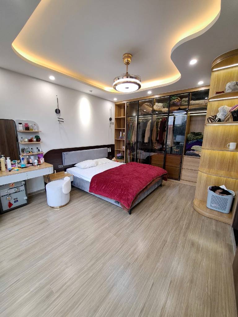 Bán nhà Nguyễn Khoái - diện tích 48m2 5 tầng - Ô TÔ ĐỖ GẦN - giá 7,4 tỷ