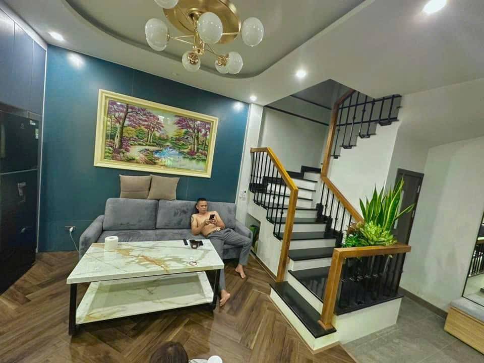 Bán nhà Nguyễn Khoái - diện tích 48m2 5 tầng - Ô TÔ ĐỖ GẦN - giá 7,4 tỷ