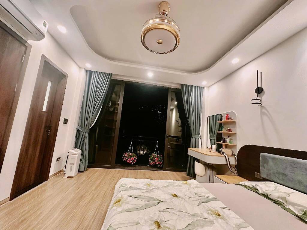 Bán nhà Nguyễn Khoái - diện tích 48m2 5 tầng - Ô TÔ ĐỖ GẦN - giá 7,4 tỷ