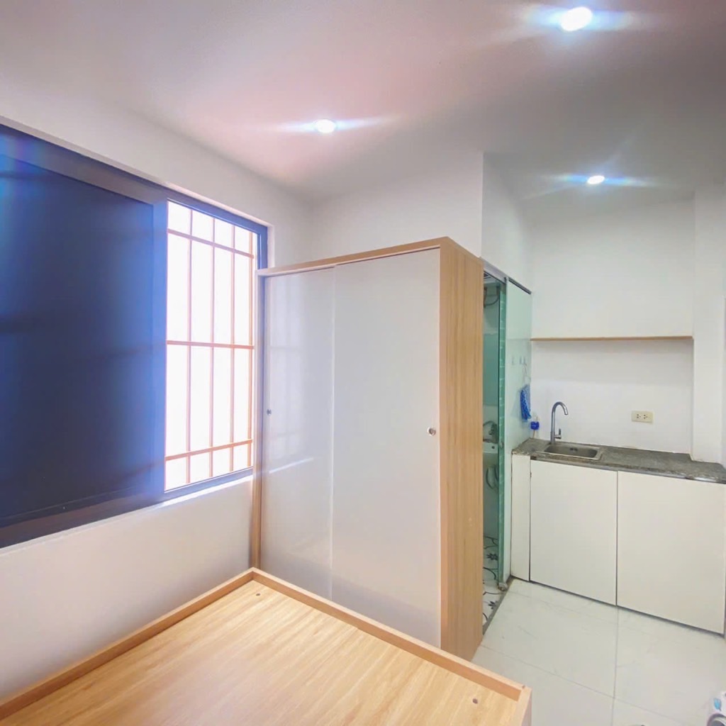 Bán nhà Mạc Thị Bưởi - diện tích 42m2 7 tầng - Nhà dòng tiền, thang máy - giá 10 tỷ