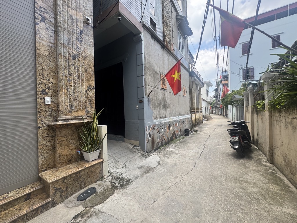 Bán nhà Yên Duyên - diện tích 41m2 1 tầng - Ngõ ô tô thông - giá 4,7 tỷ