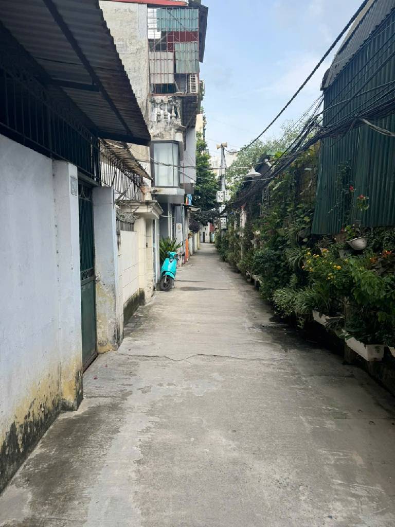 Bán nhà Phan Đình Giót - diện tích 34m2 5 tầng - Mặt ngõ thông ô tô - giá 8,4 tỷ