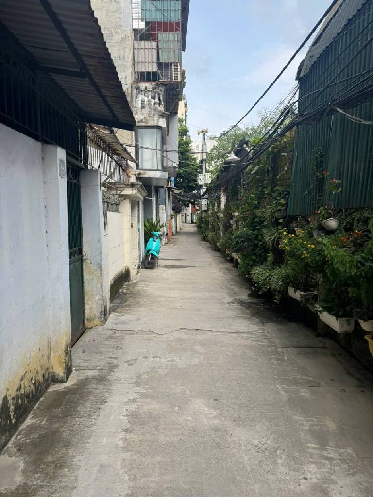 Bán nhà Phan Đình Giót - diện tích 34m2 5 tầng - Mặt ngõ thông ô tô - giá 8,4 tỷ