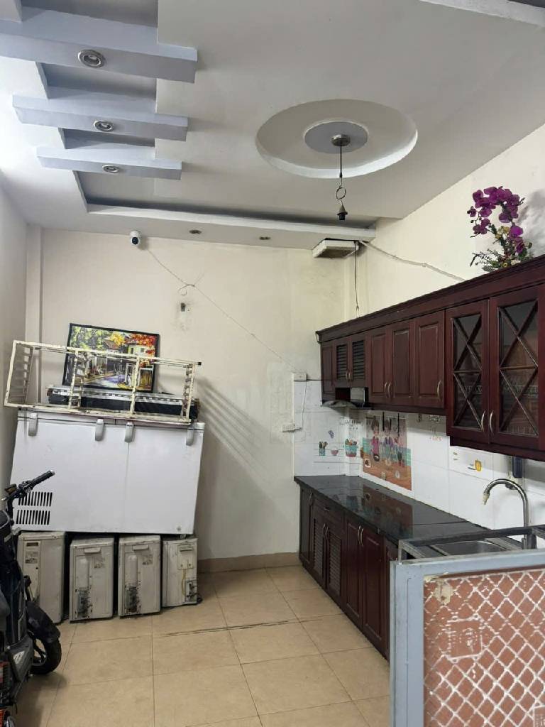 Bán nhà Phan Đình Giót - diện tích 34m2 5 tầng - Mặt ngõ thông ô tô - giá 8,4 tỷ