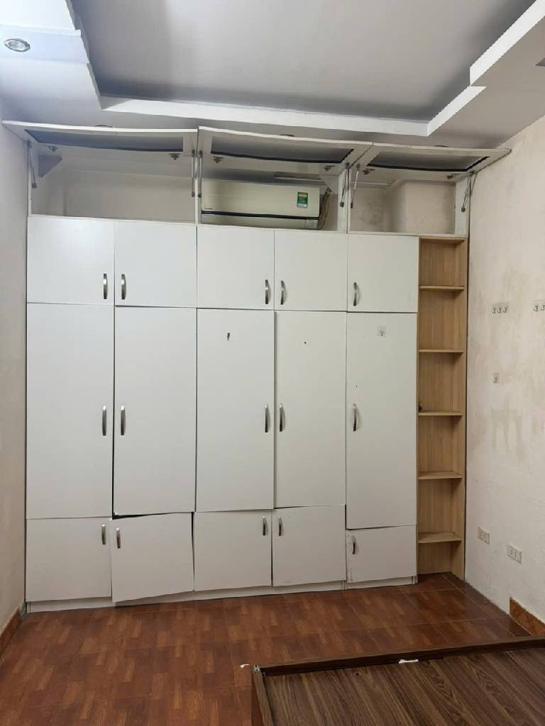 Bán nhà Phan Đình Giót - diện tích 34m2 5 tầng - Mặt ngõ thông ô tô - giá 8,4 tỷ