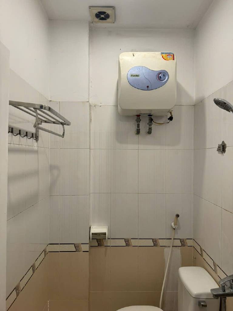 Bán nhà Phan Đình Giót - diện tích 34m2 5 tầng - Mặt ngõ thông ô tô - giá 8,4 tỷ