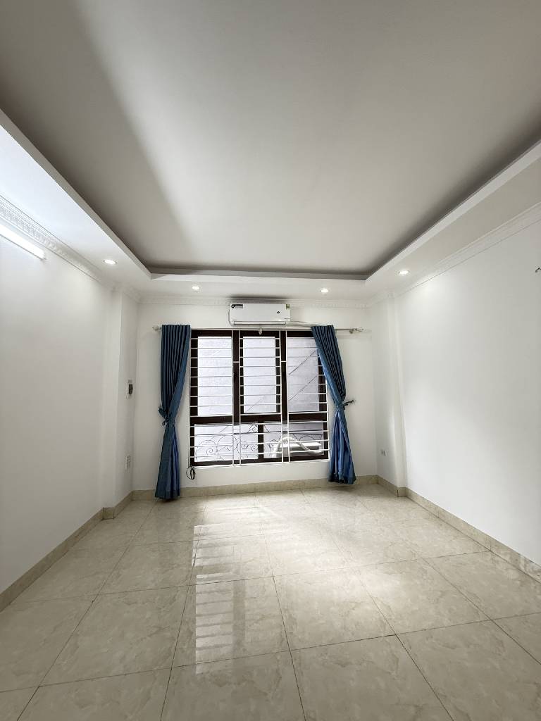 Bán nhà Đông Thiên - diện tích 31m2 5 tầng - Lô góc, gần phố - giá 7,5 tỷ