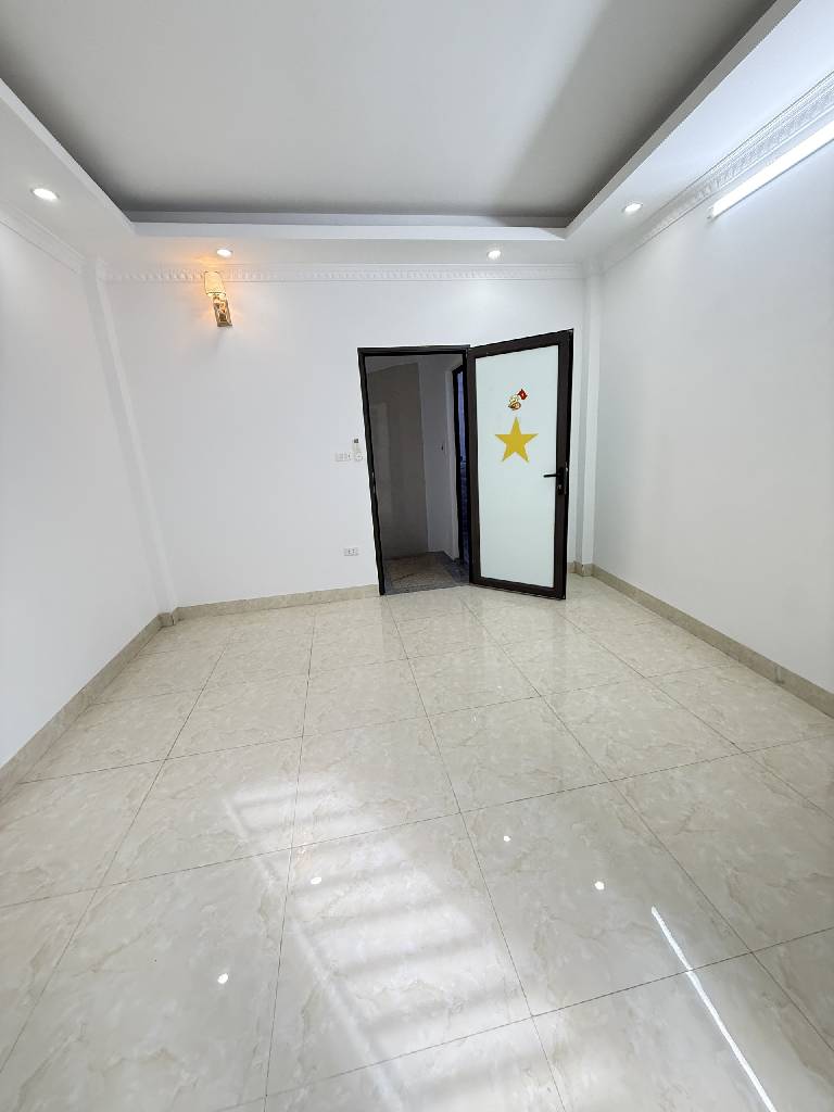 Bán nhà Đông Thiên - diện tích 31m2 5 tầng - Lô góc, gần phố - giá 7,5 tỷ