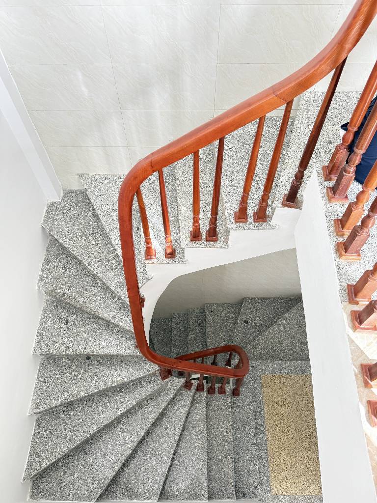 Bán nhà Đông Thiên - diện tích 31m2 5 tầng - Lô góc, gần phố - giá 7,5 tỷ