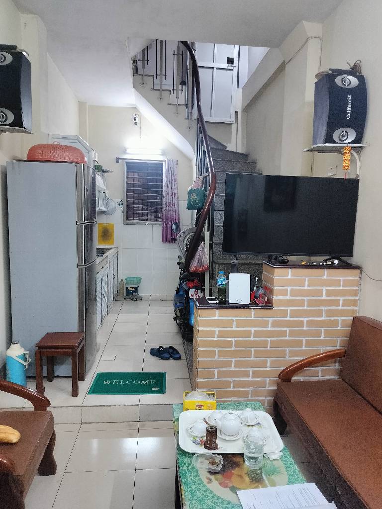 Bán nhà Đê La Thành nhỏ - diện tích 31,7m2 4 tầng - Mặt phố sầm uất - giá 11,5 tỷ