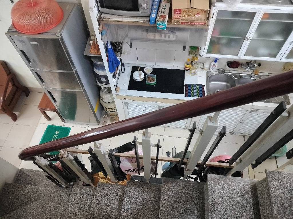 Bán nhà Đê La Thành nhỏ - diện tích 31,7m2 4 tầng - Mặt phố sầm uất - giá 11,5 tỷ