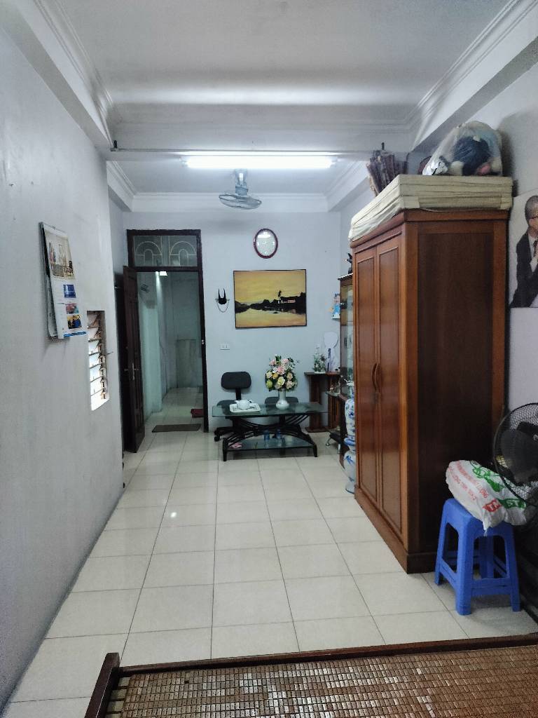 Bán nhà Đê La Thành nhỏ - diện tích 31,7m2 4 tầng - Mặt phố sầm uất - giá 11,5 tỷ