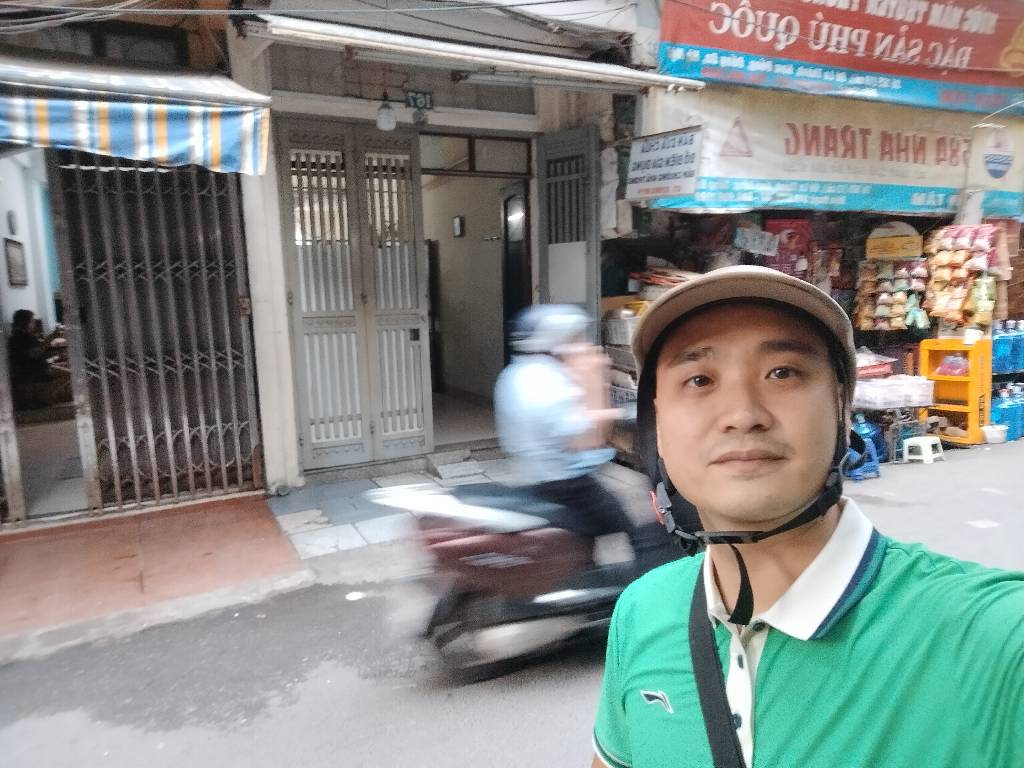 Bán nhà Đê La Thành nhỏ - diện tích 31,7m2 4 tầng - Mặt phố sầm uất - giá 11,5 tỷ