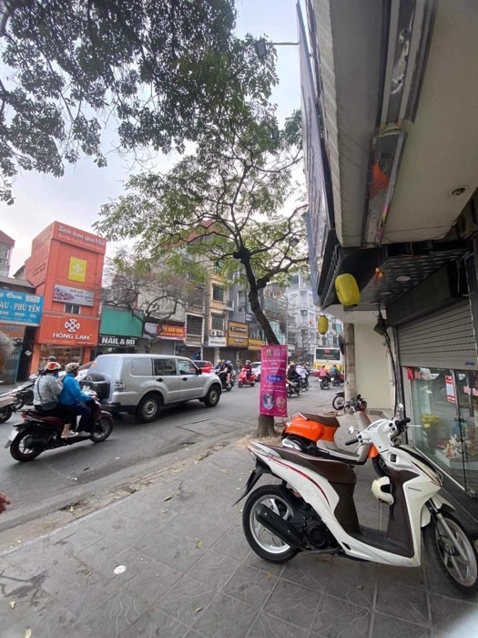 Bán nhà Bạch Mai - diện tích 33m2 5 tầng - Mặt phố, thang máy, kinh doanh - giá 17 tỷ