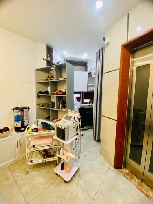 Bán nhà Bạch Mai - diện tích 33m2 5 tầng - Mặt phố, thang máy, kinh doanh - giá 17 tỷ