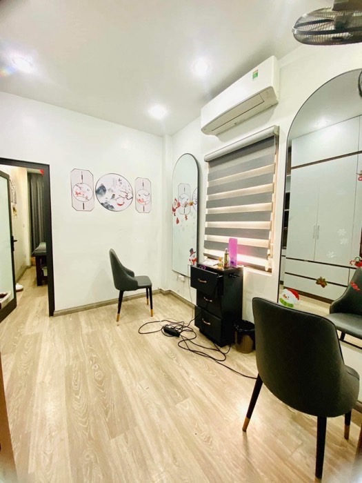 Bán nhà Bạch Mai - diện tích 33m2 5 tầng - Mặt phố, thang máy, kinh doanh - giá 17 tỷ