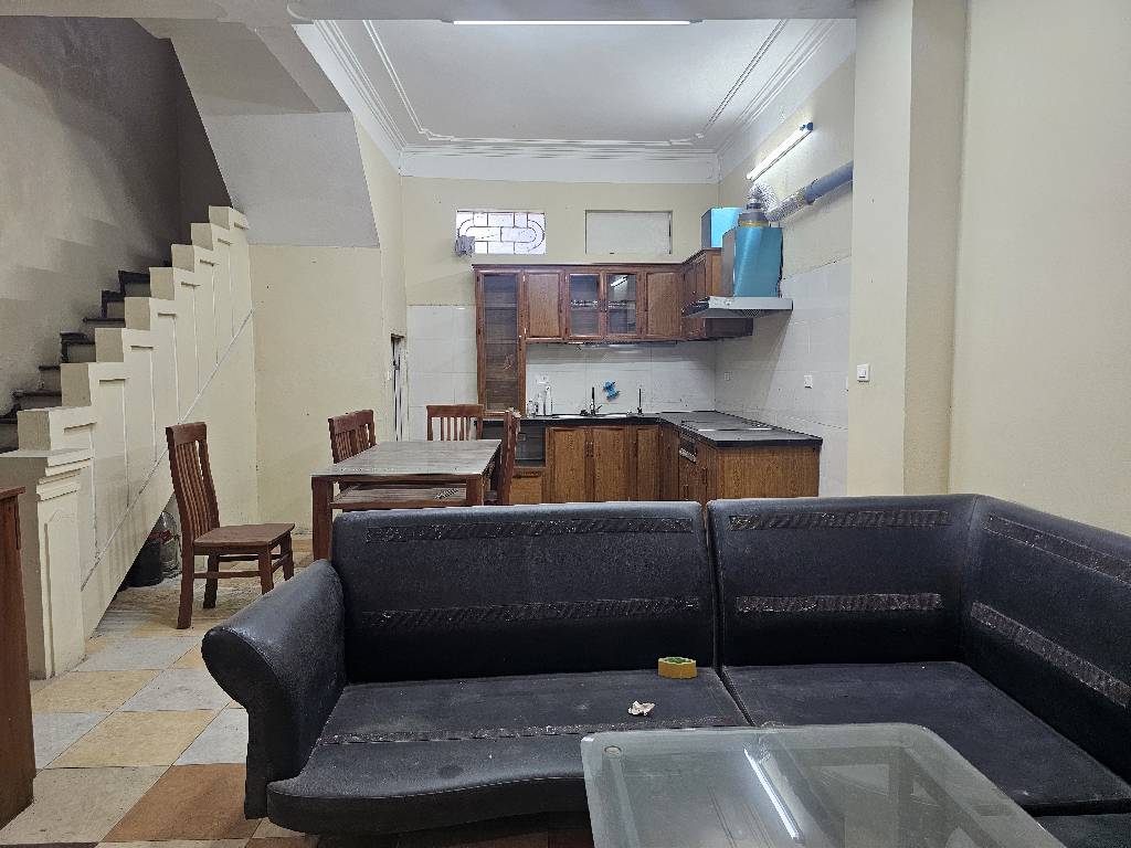 Bán nhà Giải Phóng - diện tích 41m2 4 tầng - ô tô đỗ cửa - giá 10,5 tỷ