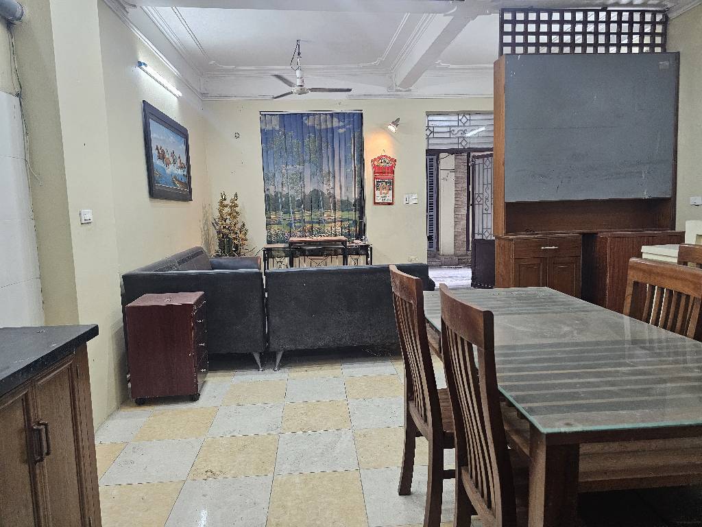 Bán nhà Giải Phóng - diện tích 41m2 4 tầng - ô tô đỗ cửa - giá 10,5 tỷ