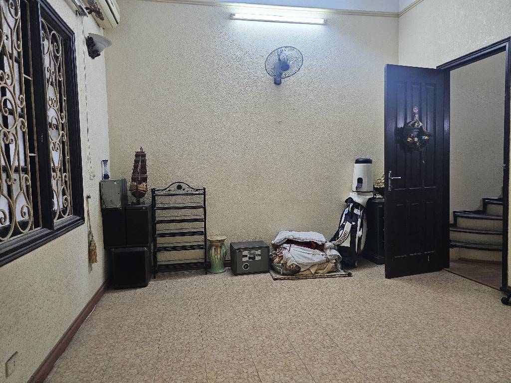 Bán nhà Giải Phóng - diện tích 41m2 4 tầng - ô tô đỗ cửa - giá 10,5 tỷ