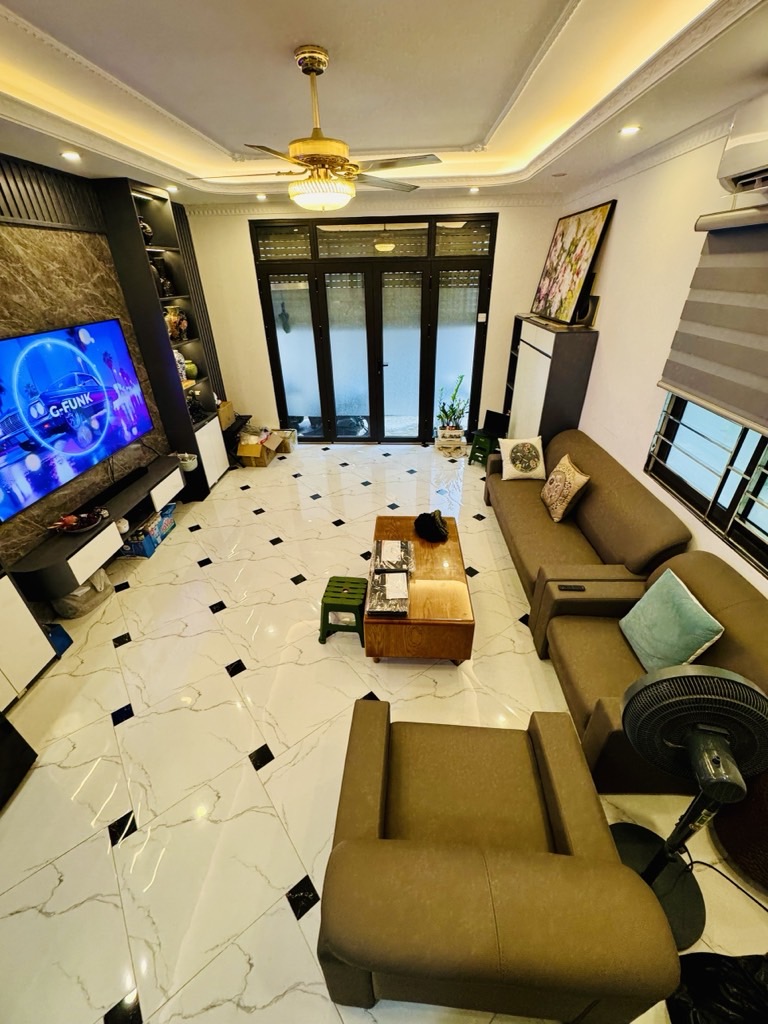 Bán nhà Tam Trinh - diện tích 38m2 5 tầng - Lô góc 2 thoáng vĩnh viễn - giá 9,7 tỷ