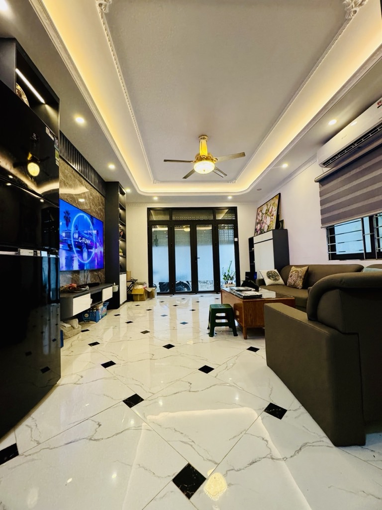 Bán nhà Tam Trinh - diện tích 38m2 5 tầng - Lô góc 2 thoáng vĩnh viễn - giá 9,7 tỷ