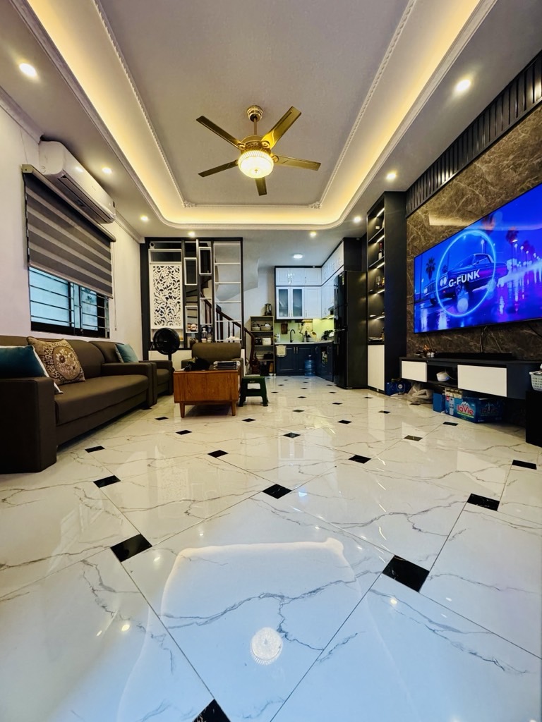 Bán nhà Tam Trinh - diện tích 38m2 5 tầng - Lô góc 2 thoáng vĩnh viễn - giá 9,7 tỷ