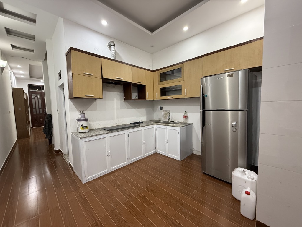 Bán nhà Dương Văn Bé - diện tích 68.7m2 4 tầng - Ô tô tránh - giá 12,5 tỷ