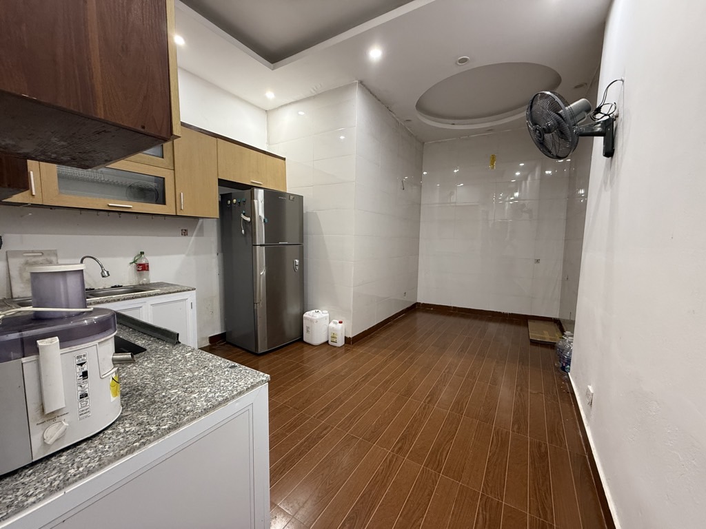 Bán nhà Dương Văn Bé - diện tích 68.7m2 4 tầng - Ô tô tránh - giá 12,5 tỷ