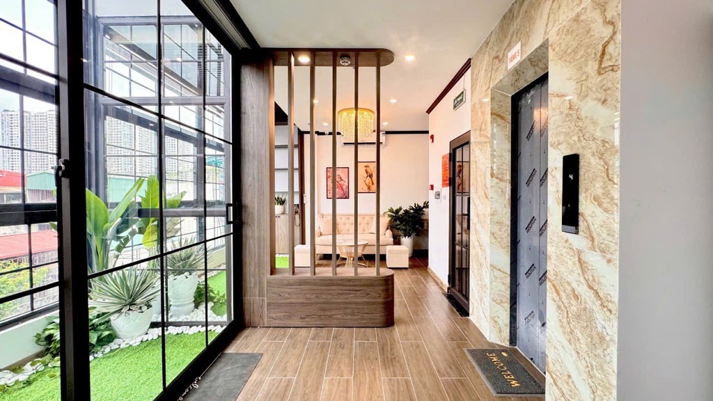 Bán nhà Minh Khai - diện tích 41.1m2 6 tầng - Thang máy - giá 13,9 tỷ