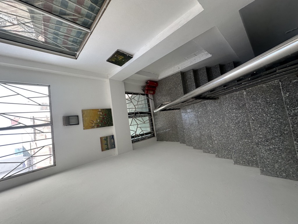 Bán nhà Đê La Thành - diện tích 73m2 6 tầng - Vừa ở vừa cho thuê - giá 16,8 tỷ