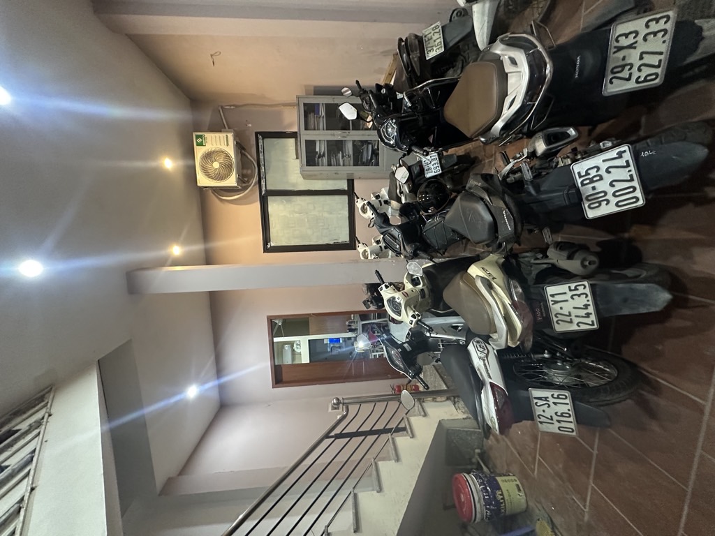 Bán nhà Đê La Thành - diện tích 73m2 6 tầng - Vừa ở vừa cho thuê - giá 16,8 tỷ