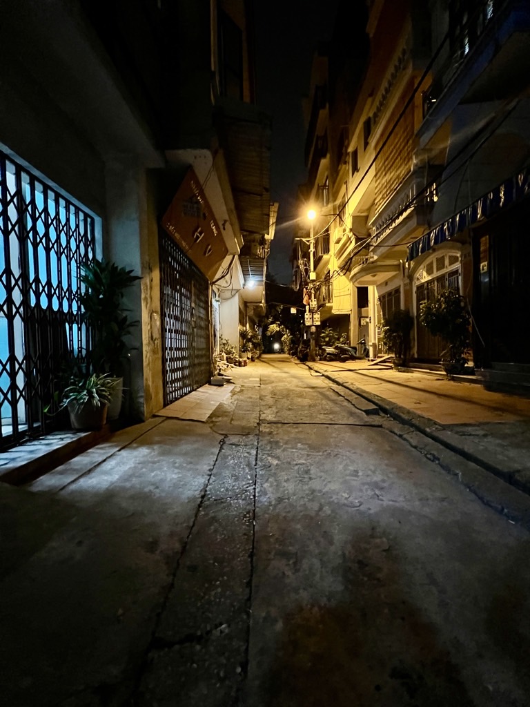 Bán nhà Tây Kết - diện tích 48.8m2 3 tầng - ô tô - giá 15,5 tỷ