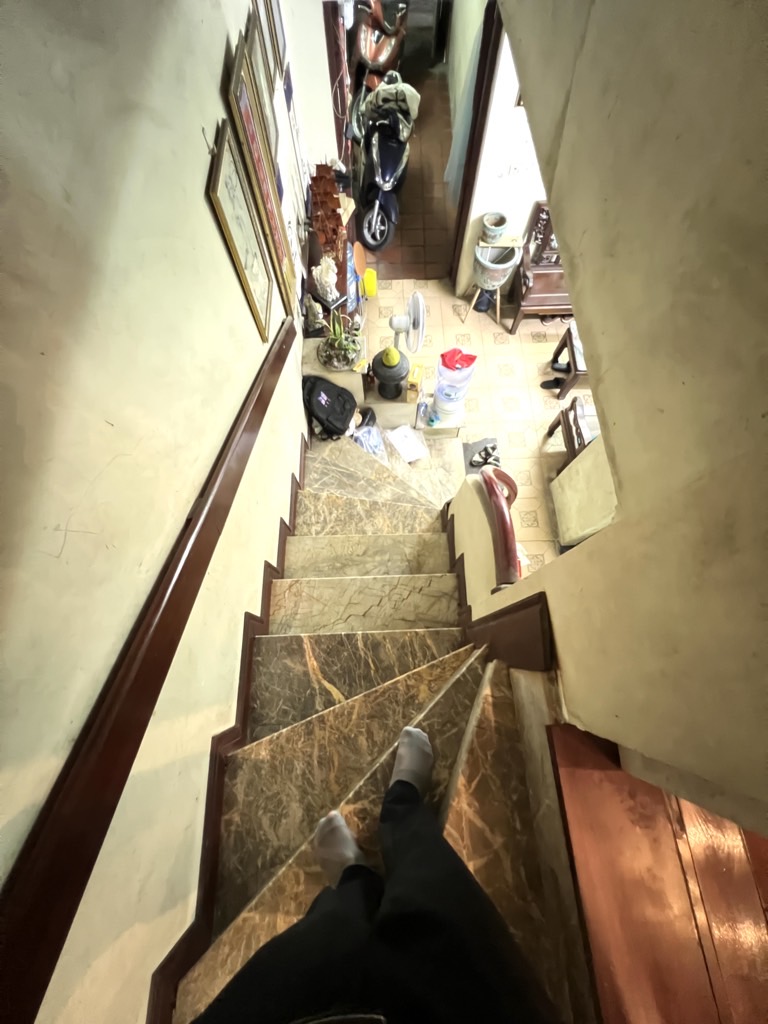 Bán nhà Tây Kết - diện tích 48.8m2 3 tầng - ô tô - giá 15,5 tỷ