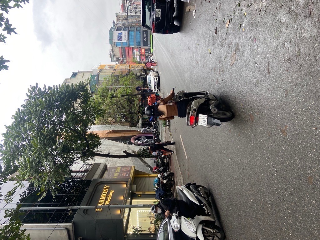 Bán nhà Trung Phụng - diện tích 16m2 3 tầng - Mặt phố - Hiếm - Vỉa hè to - giá 10 tỷ