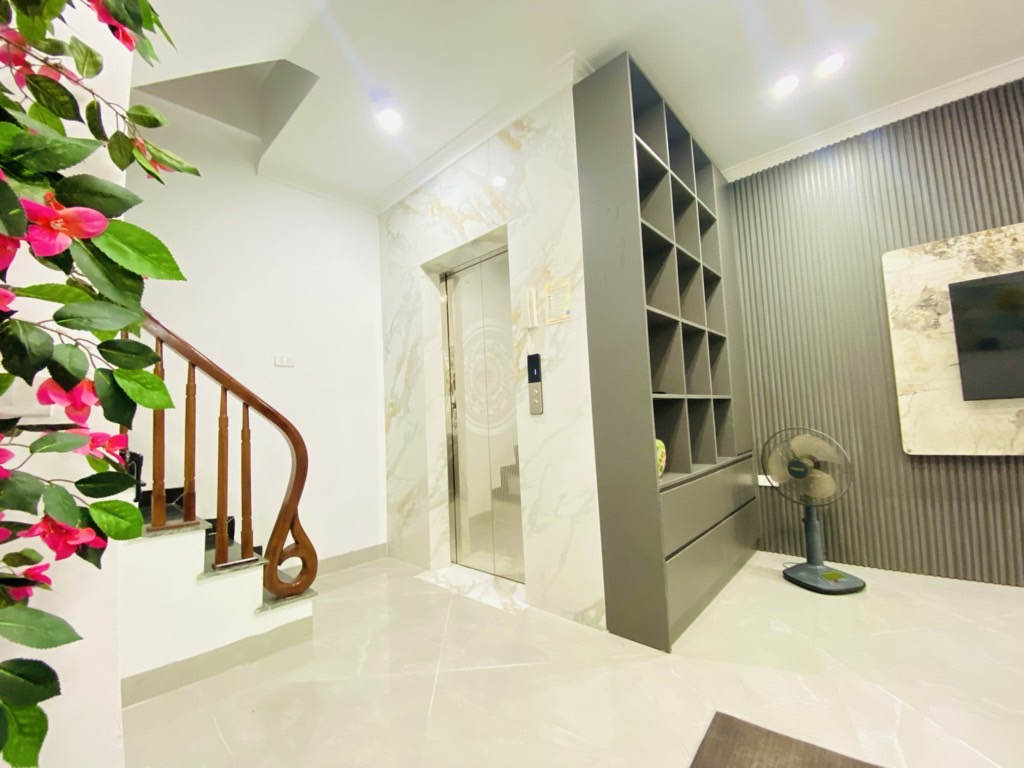 Bán nhà Lê Trọng Tấn - 35.6m2 - 6 tầng lô góc 3 thoáng, thang máy, khu phân lô Quân đội - giá 13,4 tỷ