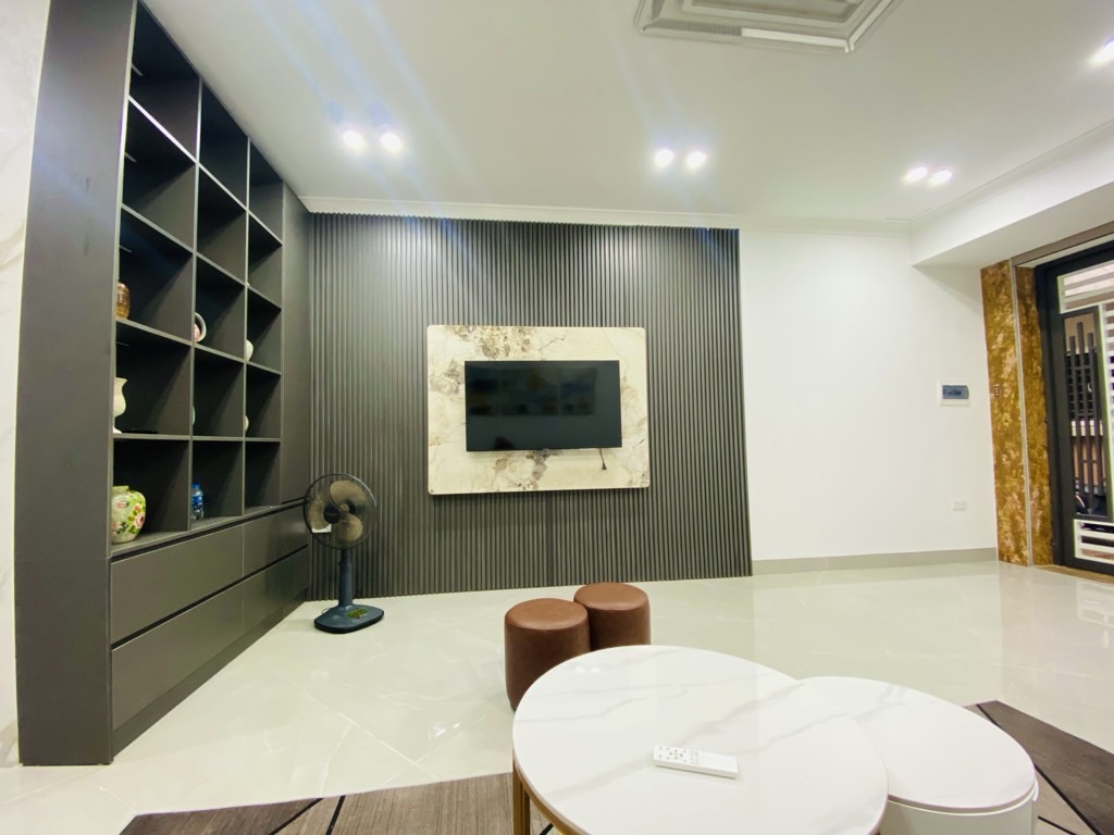 Bán nhà Lê Trọng Tấn - 35.6m2 - 6 tầng lô góc 3 thoáng, thang máy, khu phân lô Quân đội - giá 13,4 tỷ