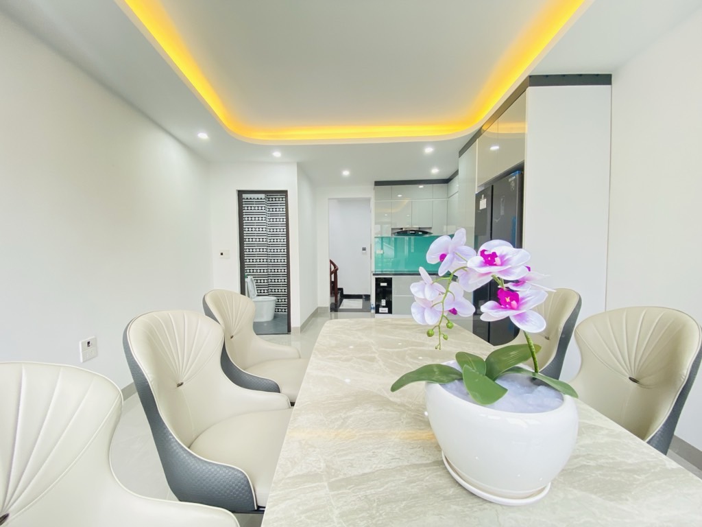 Bán nhà Lê Trọng Tấn - 35.6m2 - 6 tầng lô góc 3 thoáng, thang máy, khu phân lô Quân đội - giá 13,4 tỷ