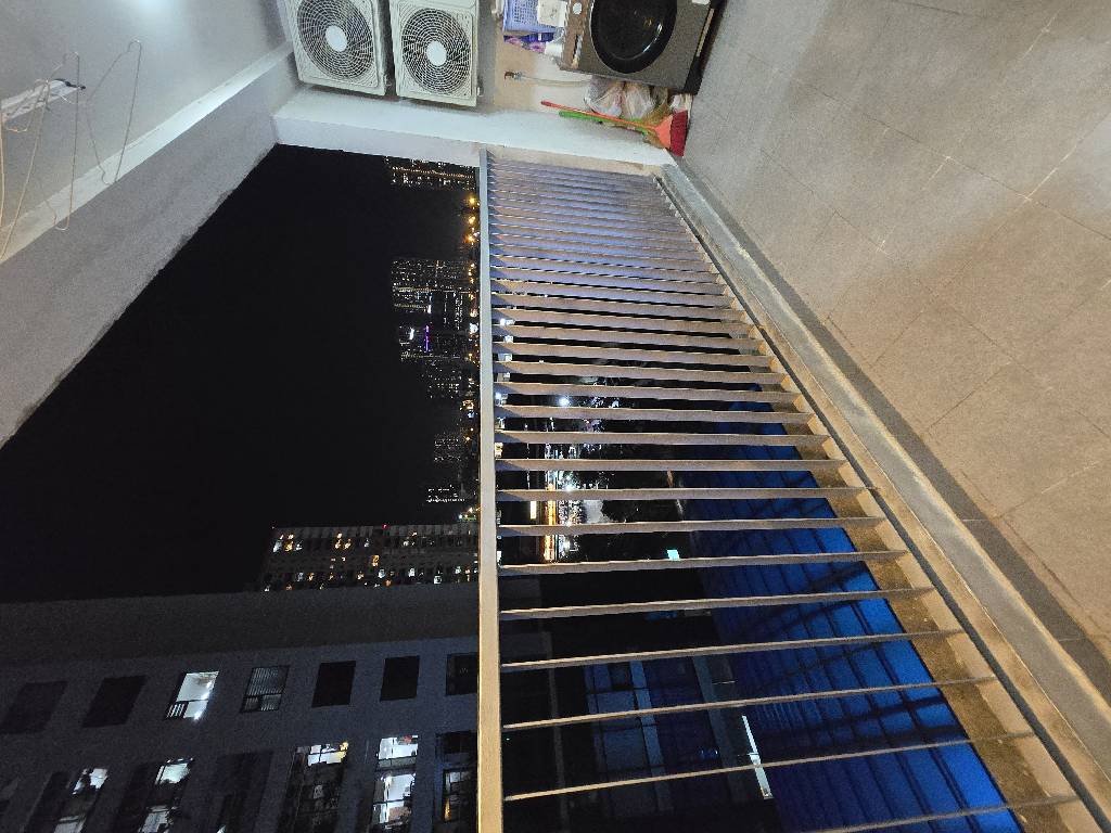 Bán nhà Lê Văn Lương - diện tích 104m2 4 tầng - Chung cư hiếm trung tâm - giá 9,5 tỷ