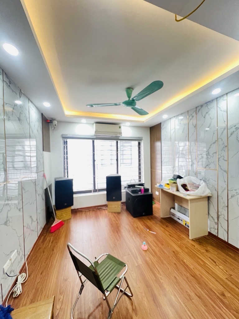 Bán nhà Kim Giang - diện tích 51m2 5 tầng - Ô tô đỗ cửa - giá 13,6 tỷ